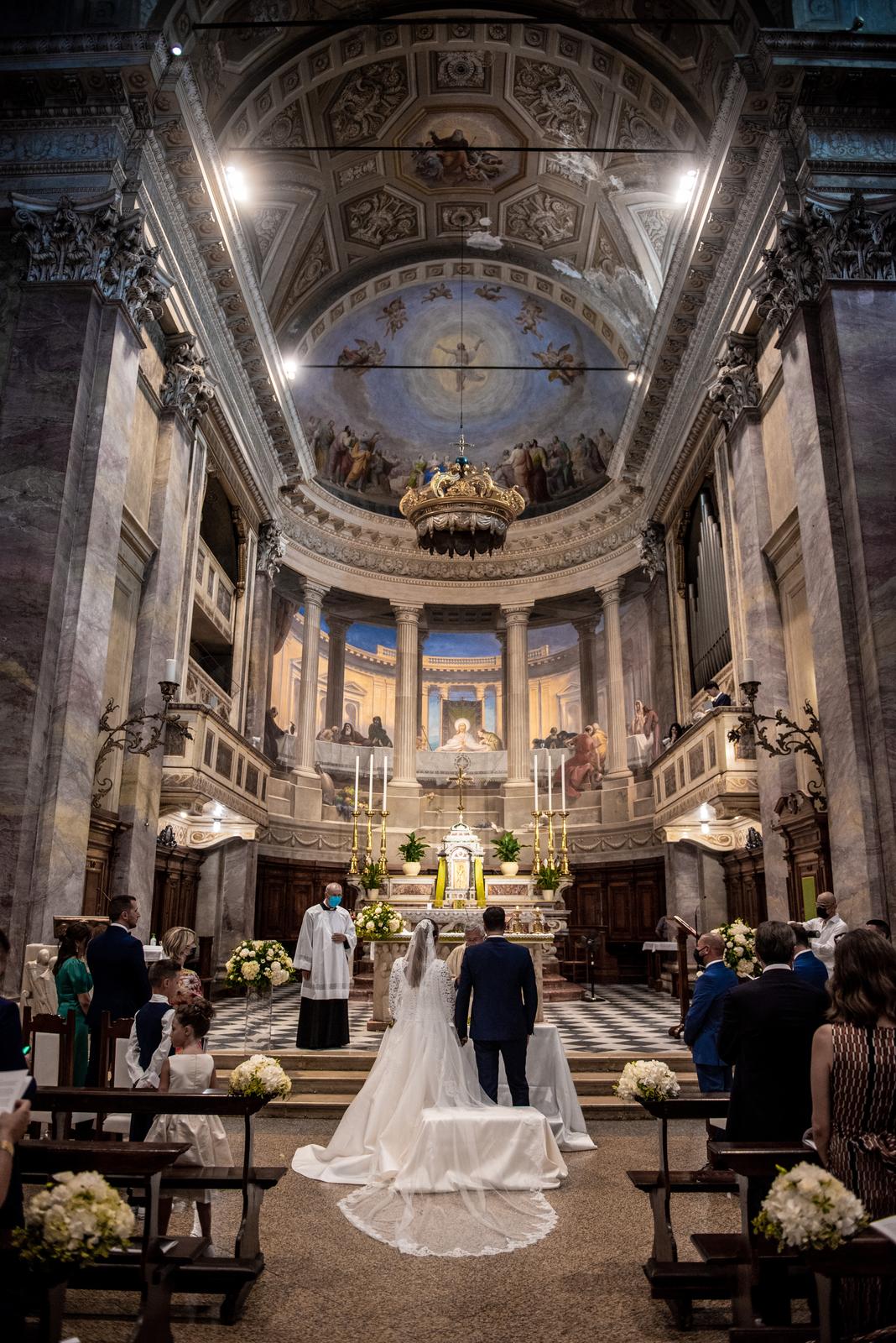 Cerimonia nozze altare monumentale Anna e Arnaldo