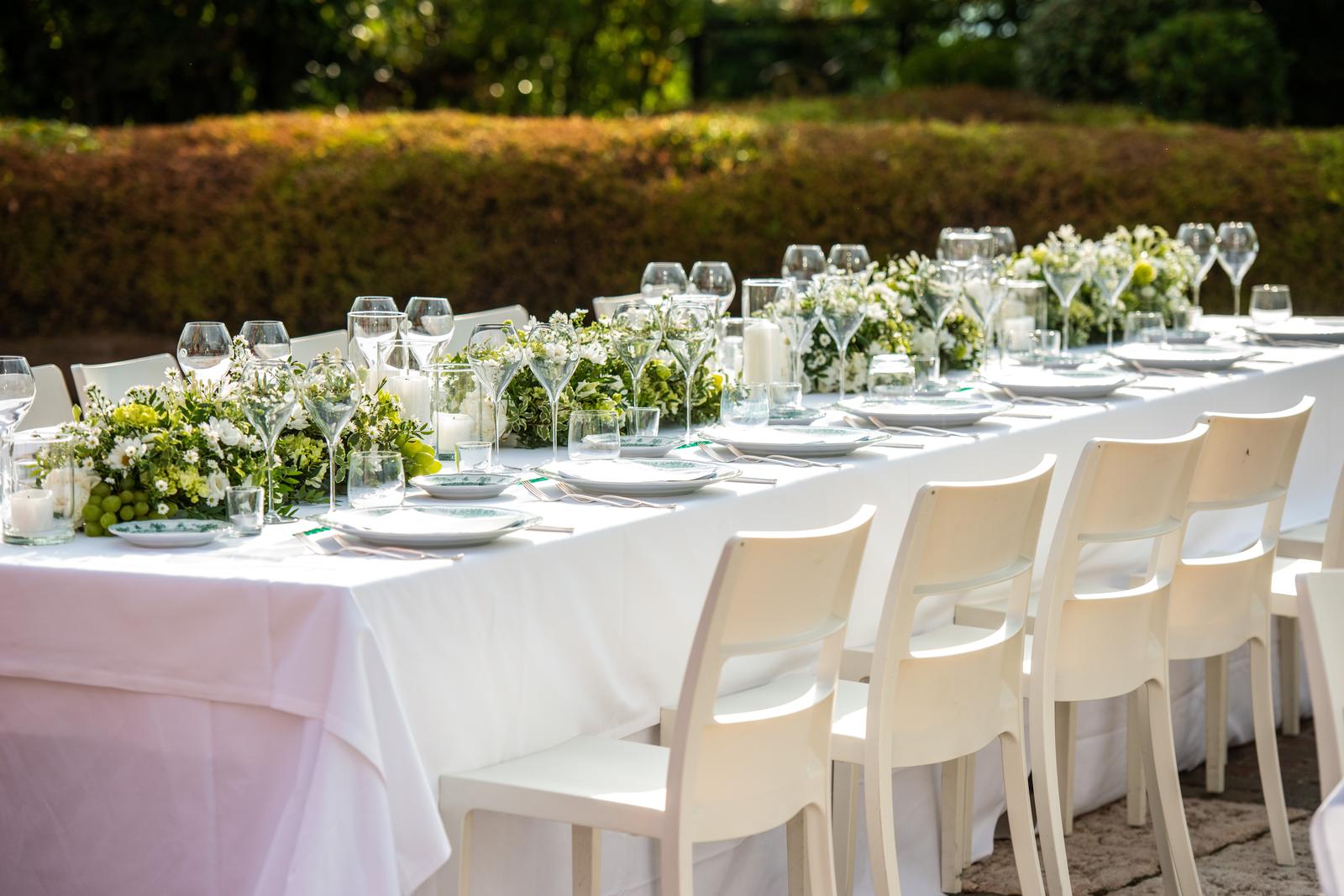 Allestimento cena nozze giardino Cantine Bellavista
