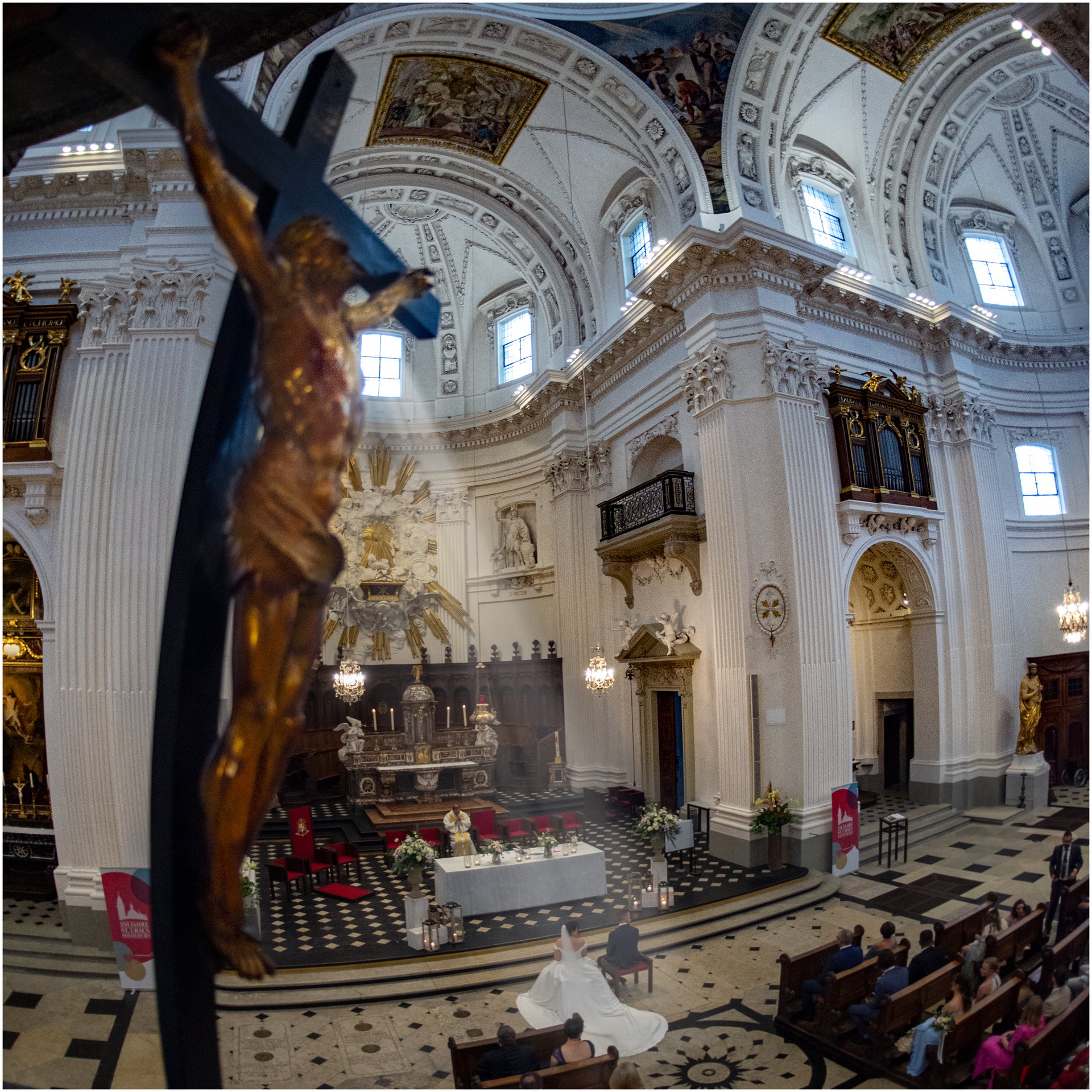 Scambio fedi sposi altare Cattedrale Soletta
