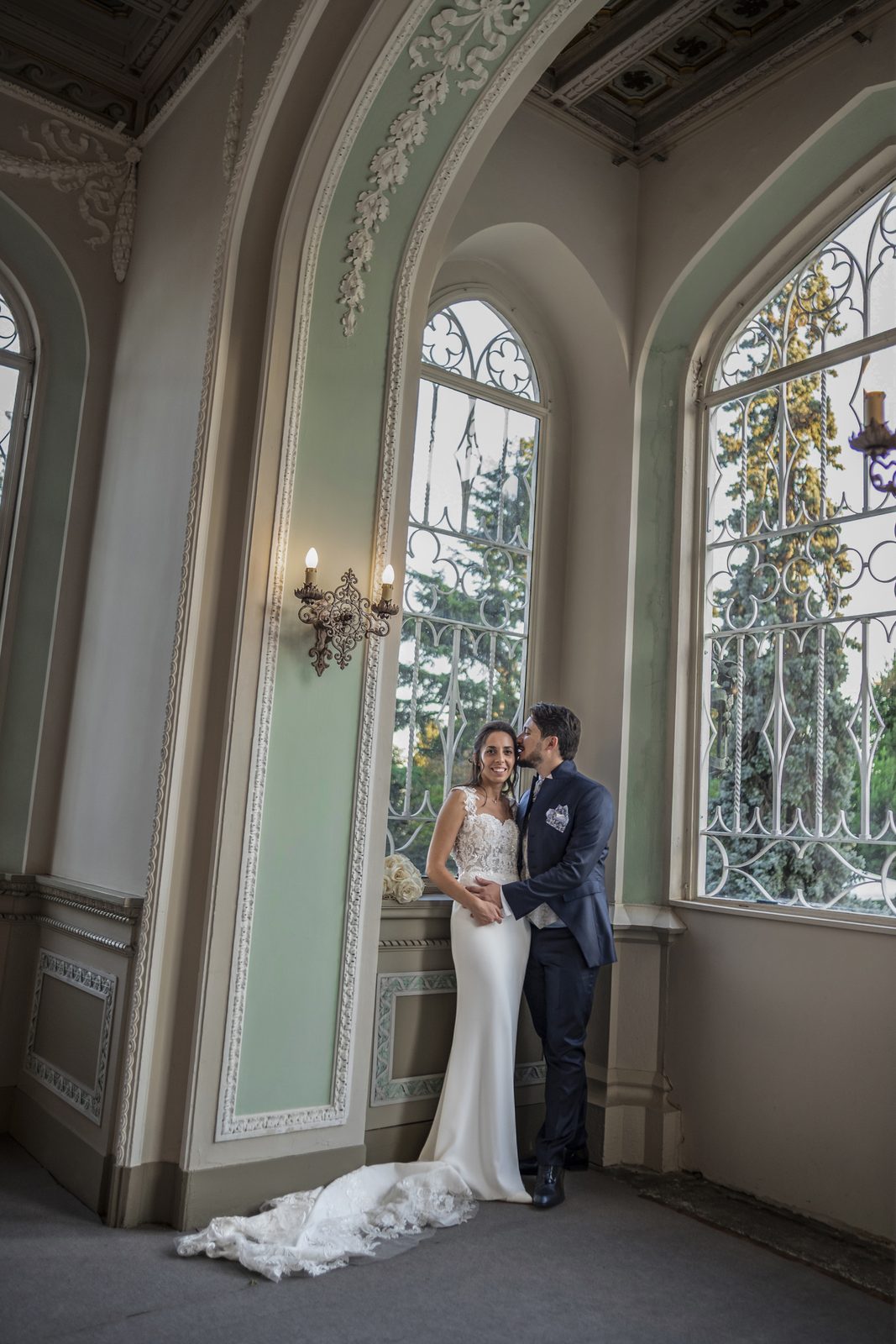 Sposi loggia monumentale Villa Lattuada Casatenovo